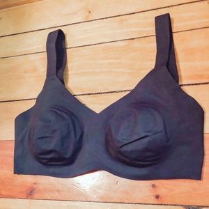 BRAND NEW. Knix Padded V-Neck Bra (size 4)